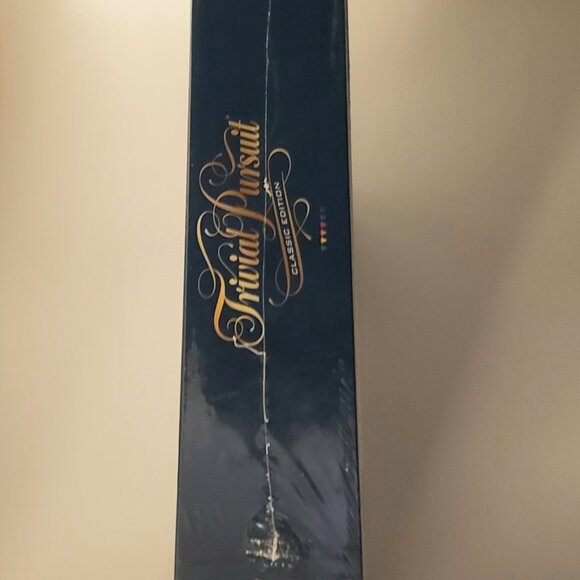 Trivial Pursuit Classic Edition Board Game Brand New Sealed Ages 16+ Hasbro - Picture 3 of 6